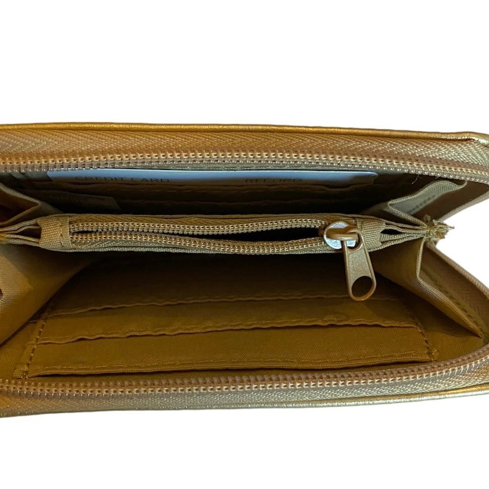 Strada Gold Wallet - Picture 2 of 2